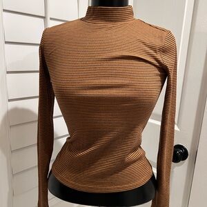 NWT Women Longsleeve Top